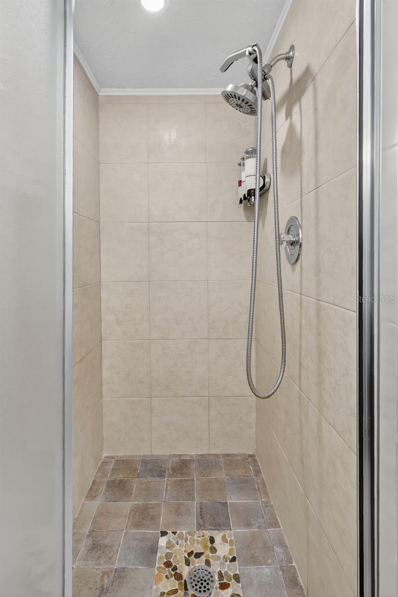 1884 SOUTHPOINTE DR, SARASOTA, FL, 34231