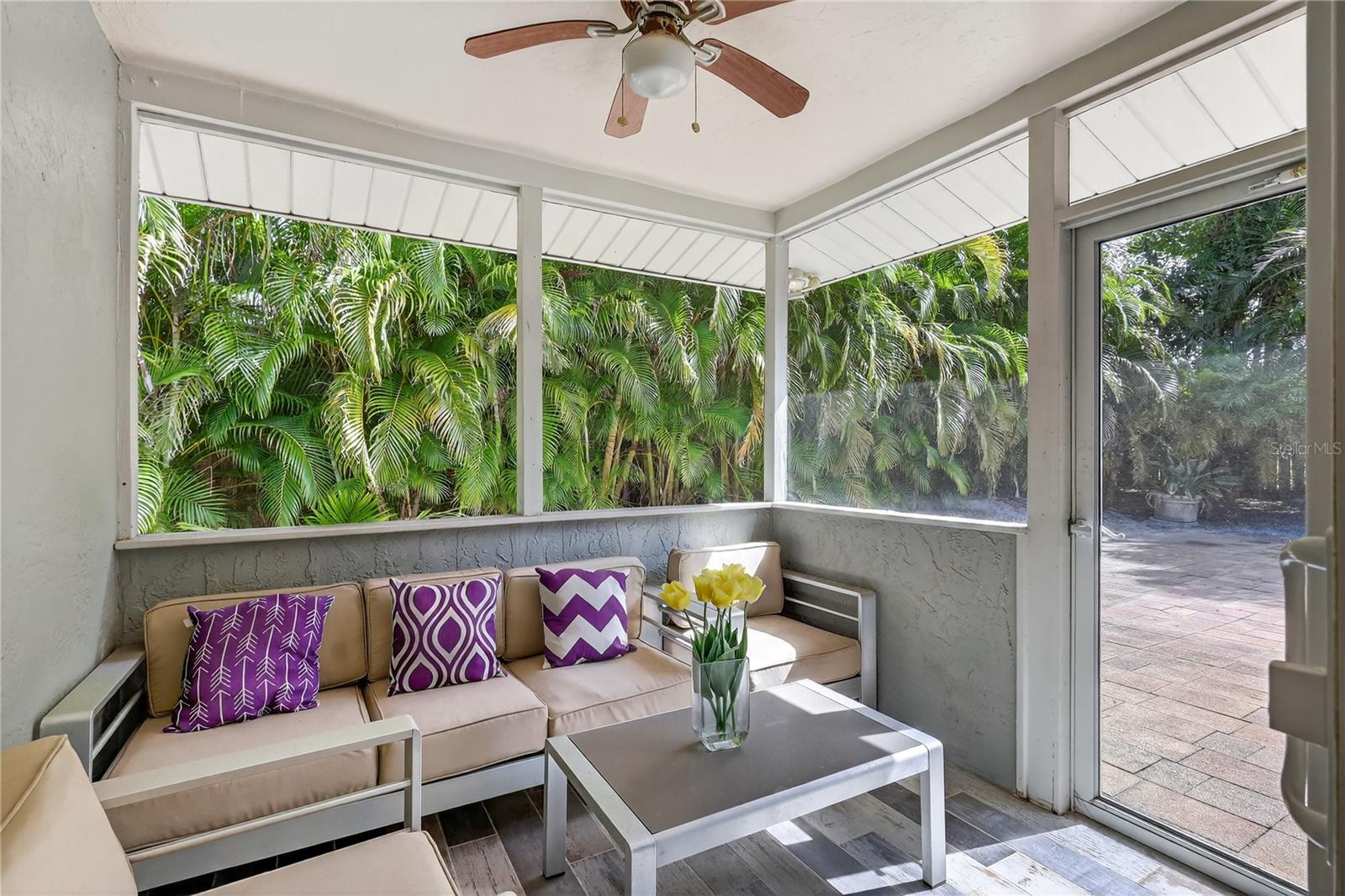 1884 SOUTHPOINTE DR, SARASOTA, FL, 34231