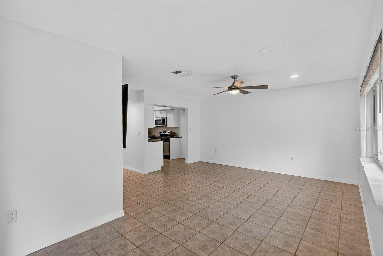 1884 SOUTHPOINTE DR, SARASOTA, FL, 34231