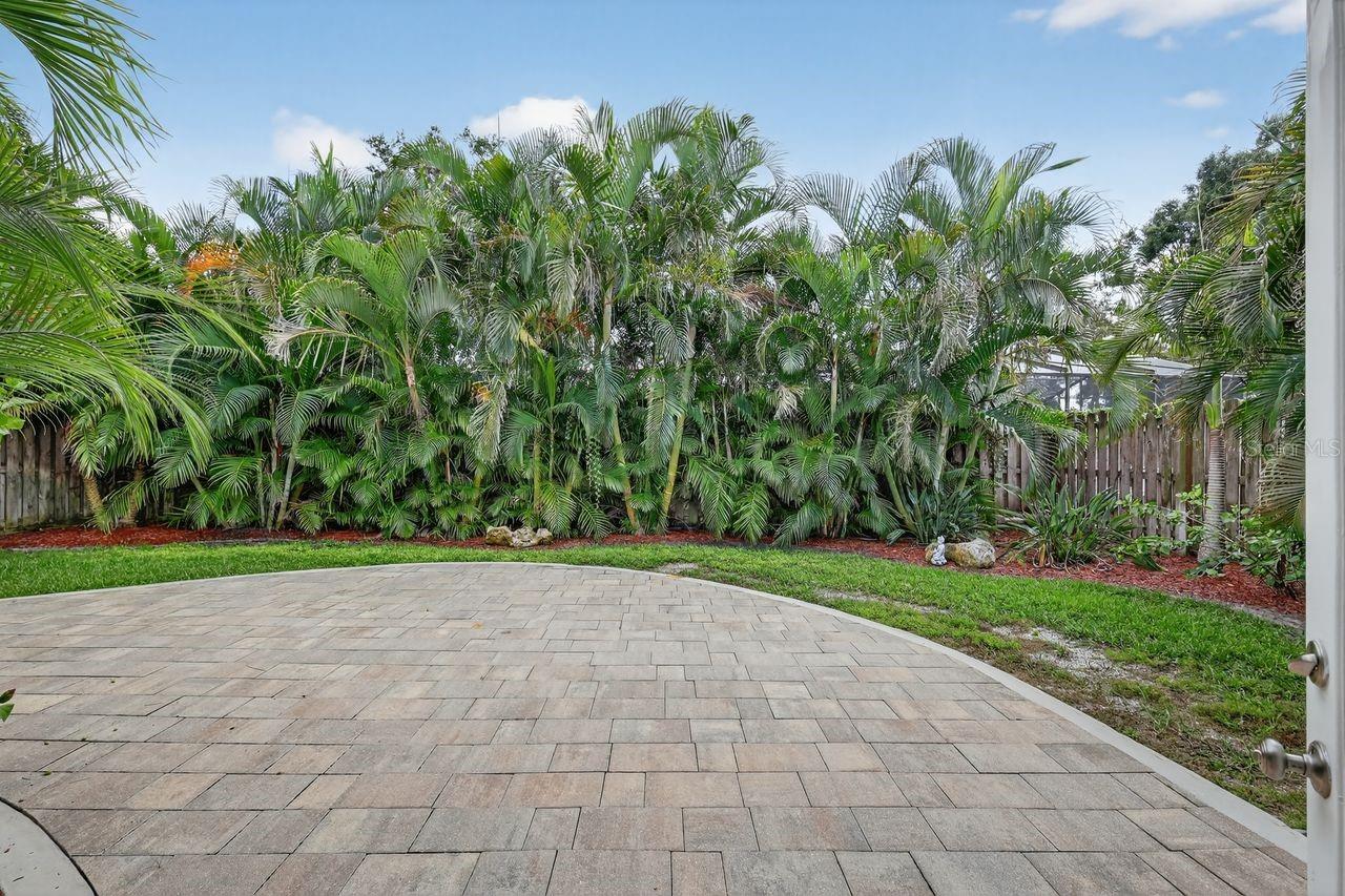 1884 SOUTHPOINTE DR, SARASOTA, FL, 34231