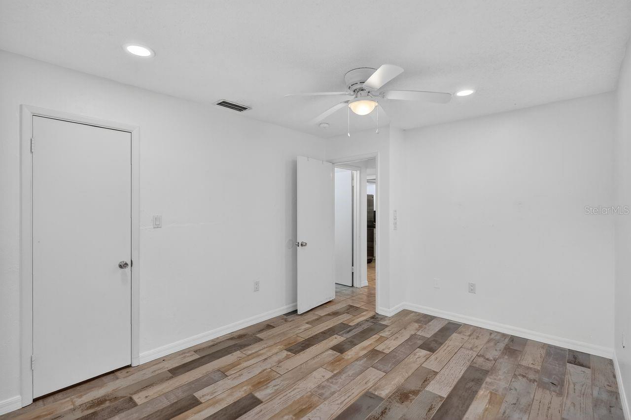 1884 SOUTHPOINTE DR, SARASOTA, FL, 34231