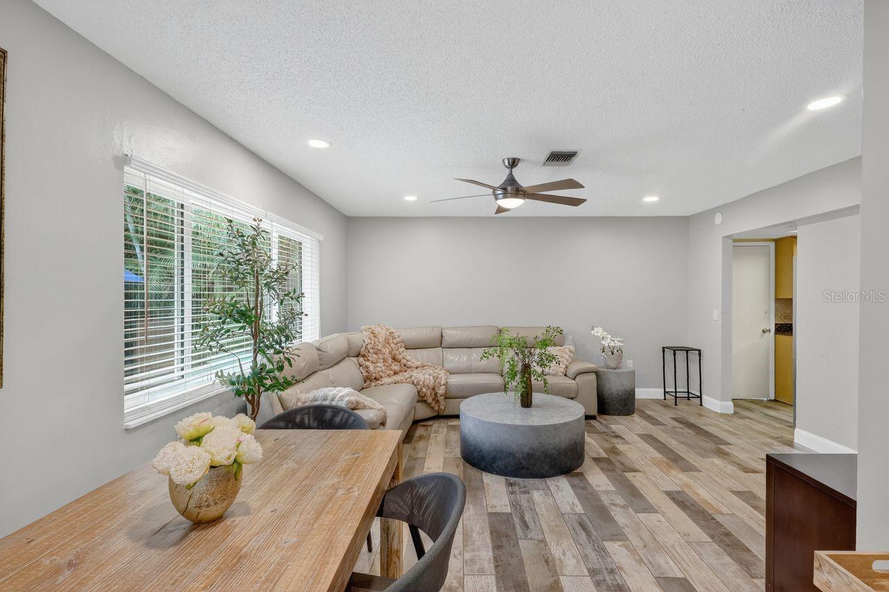 1884 SOUTHPOINTE DR, SARASOTA, FL, 34231