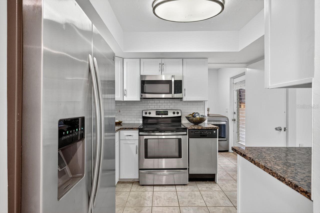 1884 SOUTHPOINTE DR, SARASOTA, FL, 34231