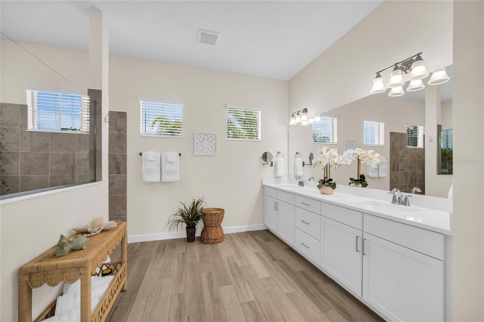 16204 TRADEWIND TER, LAKEWOOD RANCH, FL, 34211