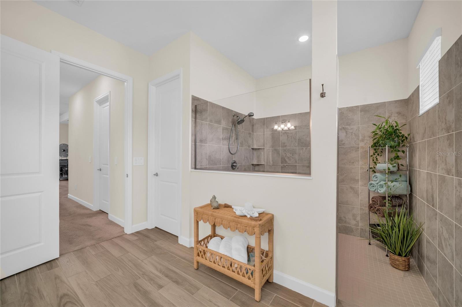 16204 TRADEWIND TER, LAKEWOOD RANCH, FL, 34211