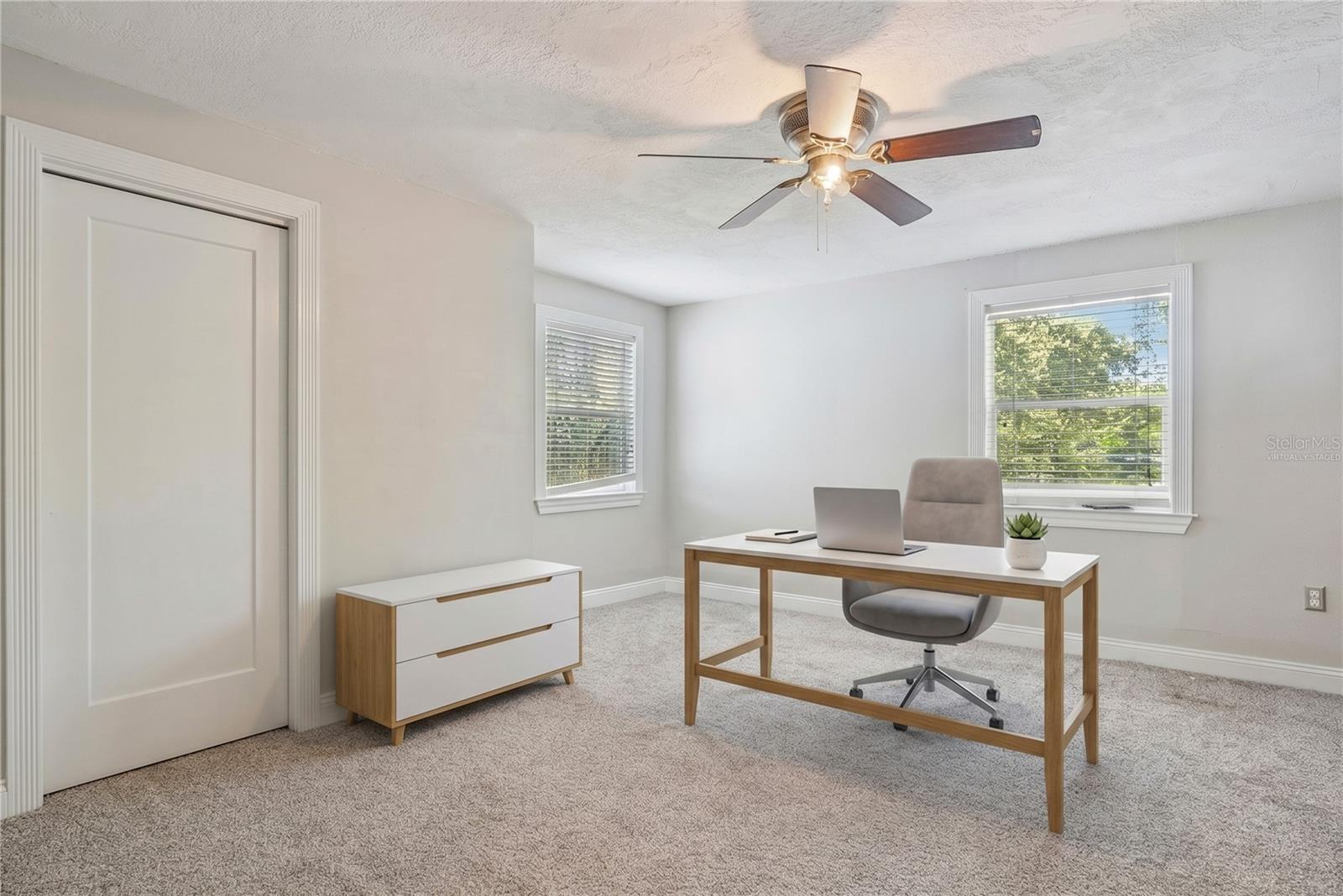 1048 N GRANDVIEW ST, MOUNT DORA, FL, 32757