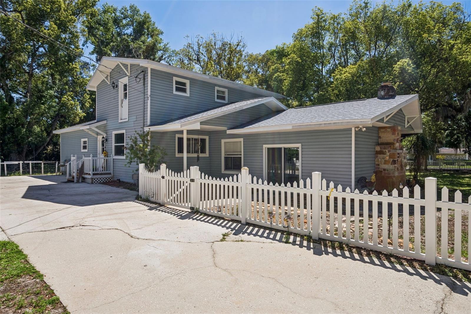 1048 N GRANDVIEW ST, MOUNT DORA, FL, 32757