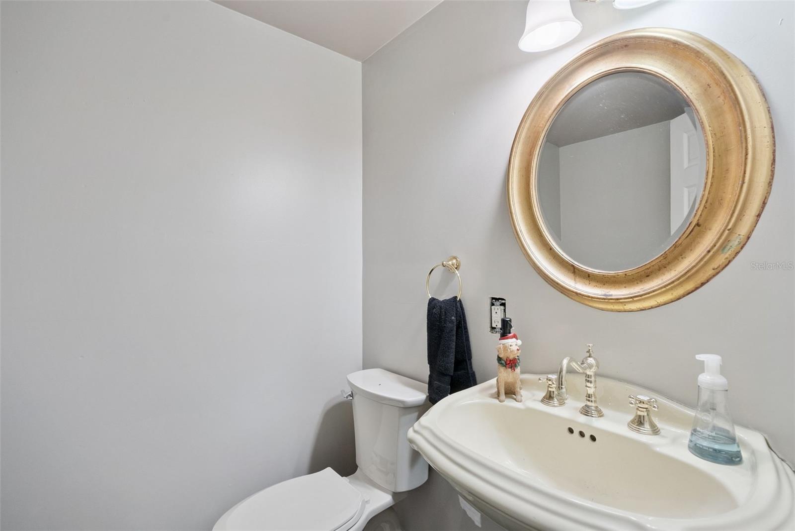 1048 N GRANDVIEW ST, MOUNT DORA, FL, 32757