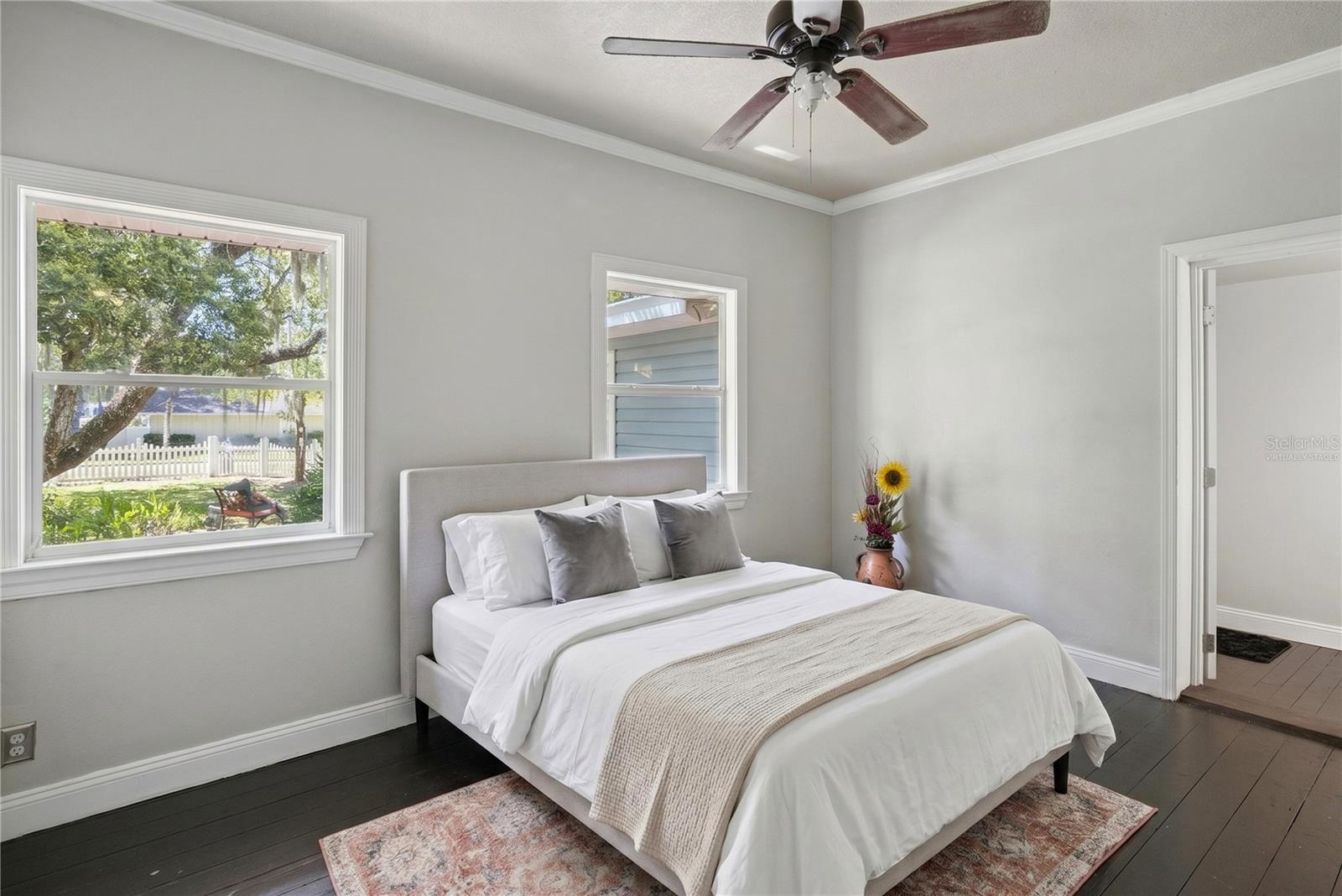 1048 N GRANDVIEW ST, MOUNT DORA, FL, 32757