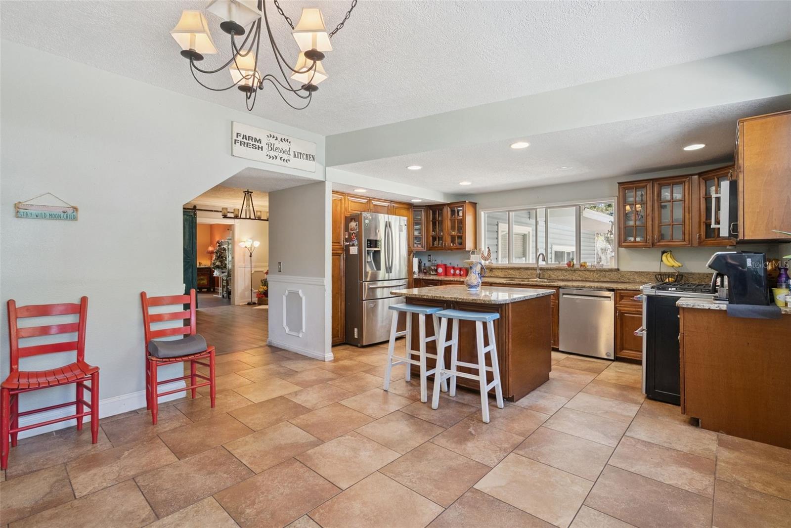 1048 N GRANDVIEW ST, MOUNT DORA, FL, 32757