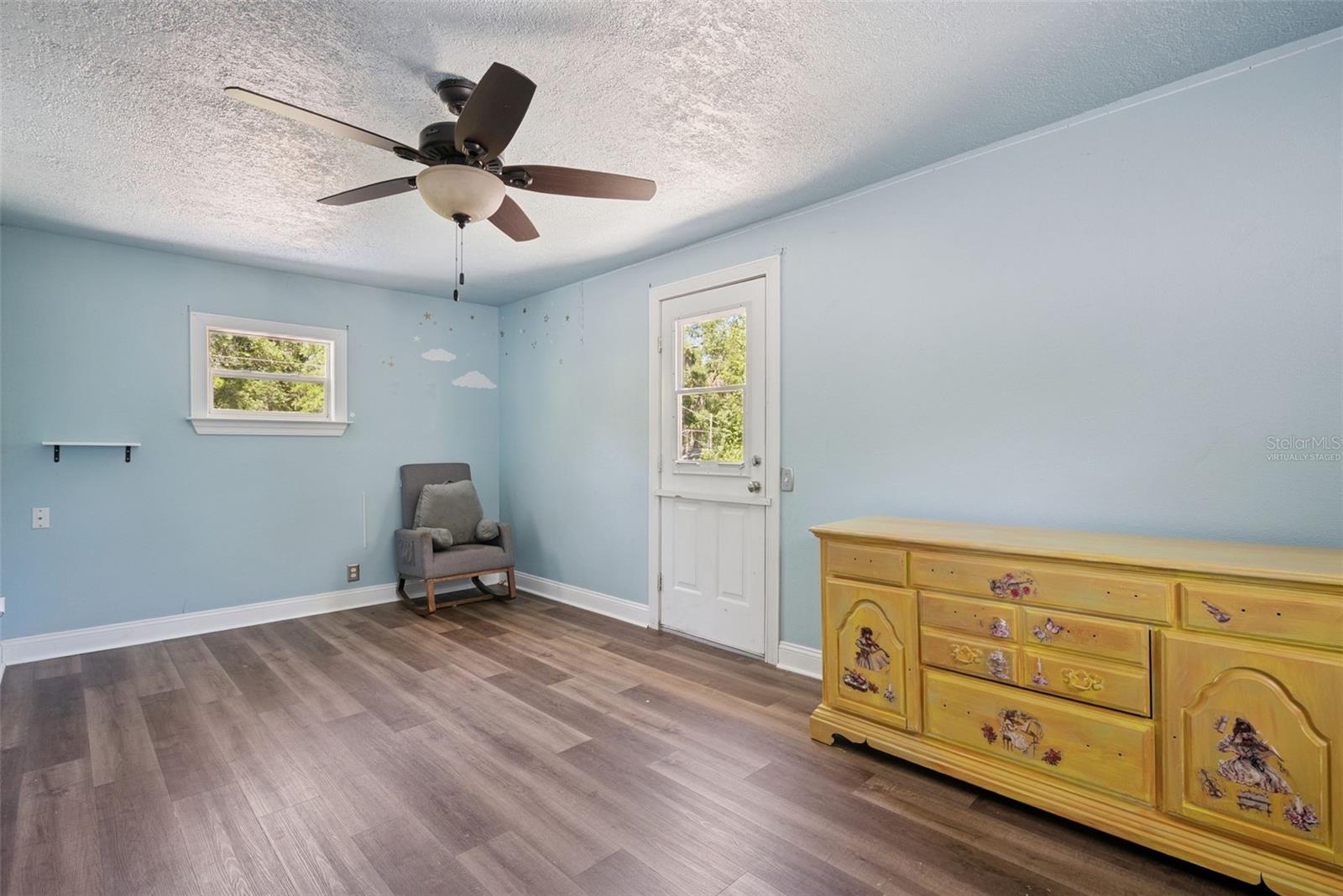 1048 N GRANDVIEW ST, MOUNT DORA, FL, 32757