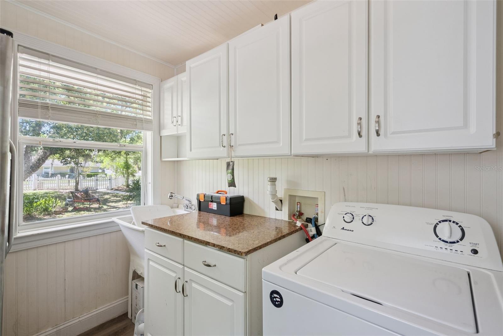 1048 N GRANDVIEW ST, MOUNT DORA, FL, 32757