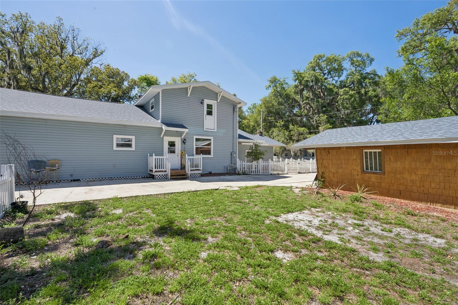 1048 N GRANDVIEW ST, MOUNT DORA, FL, 32757