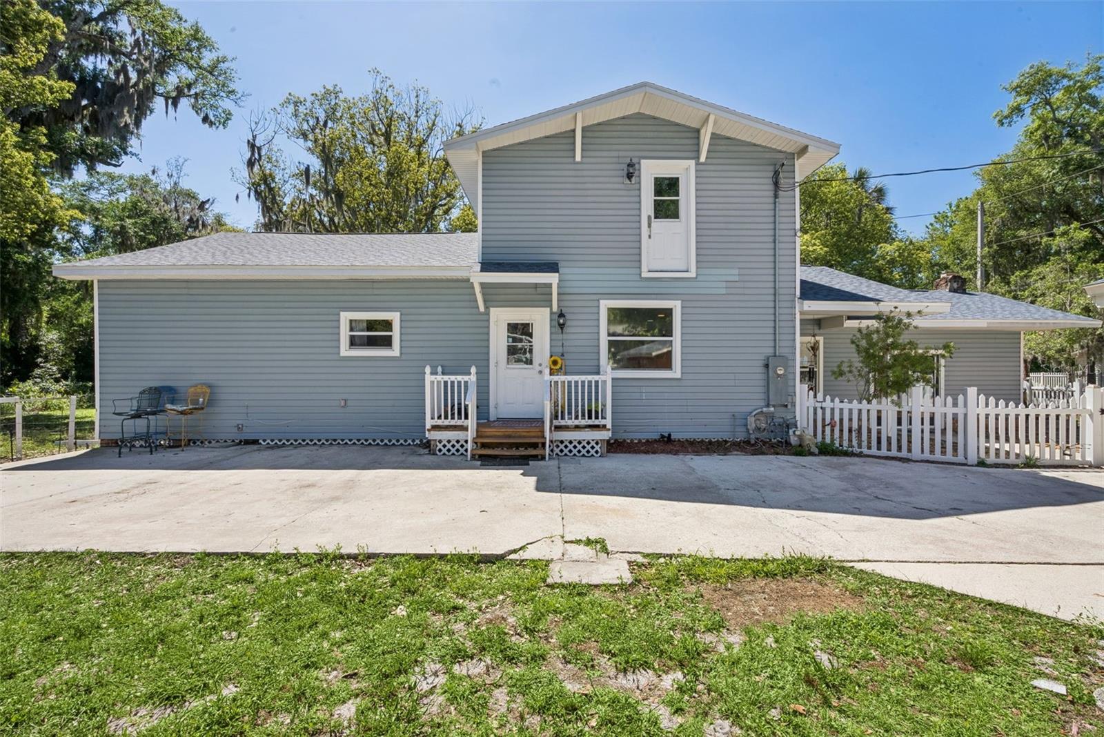 1048 N GRANDVIEW ST, MOUNT DORA, FL, 32757