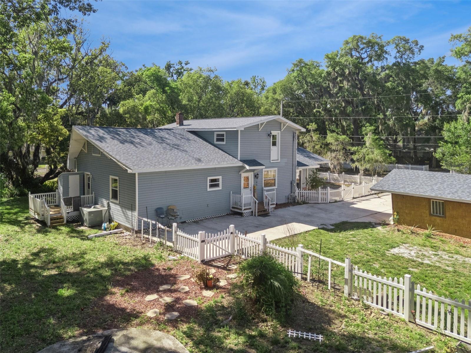 1048 N GRANDVIEW ST, MOUNT DORA, FL, 32757