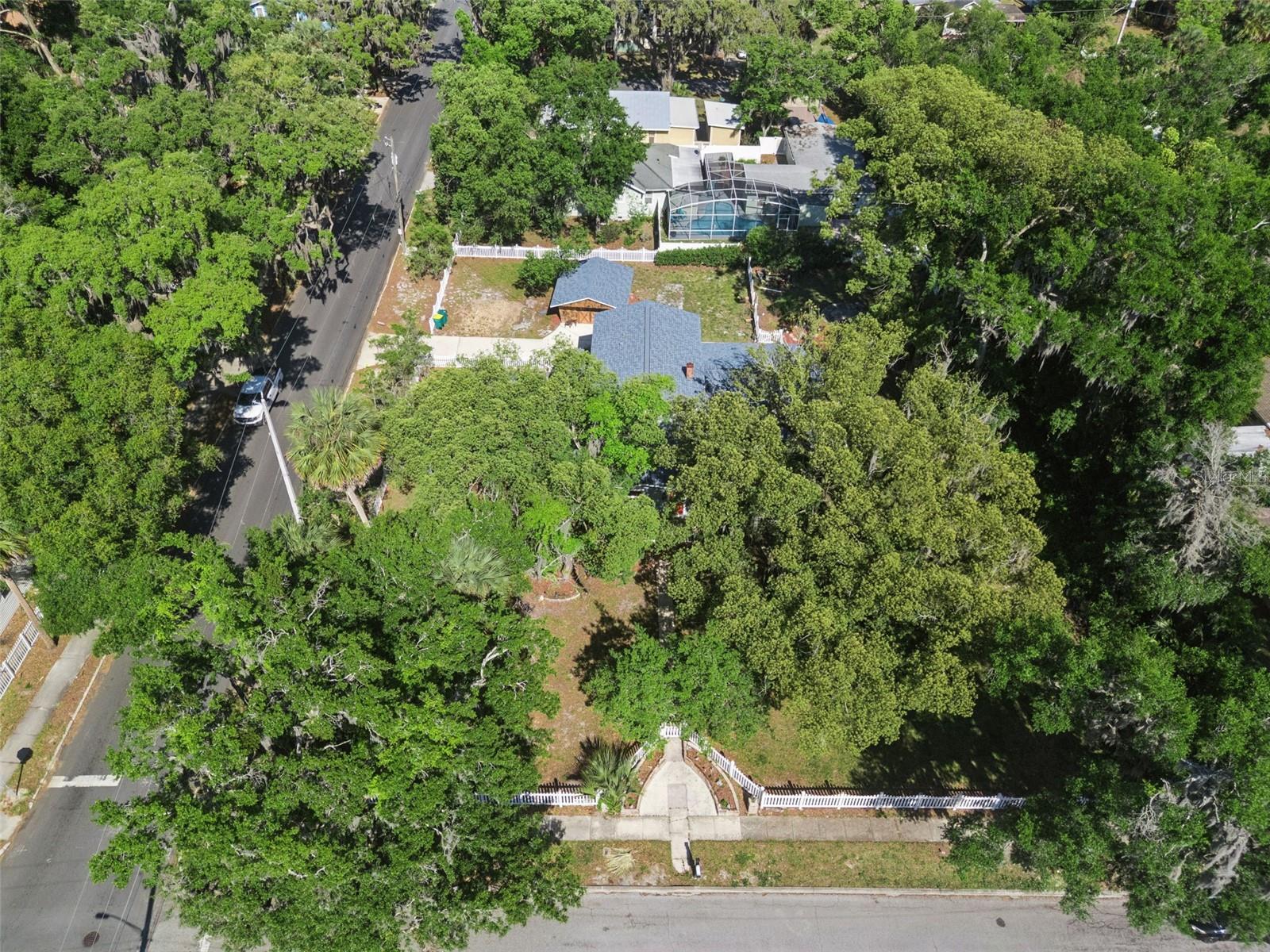 1048 N GRANDVIEW ST, MOUNT DORA, FL, 32757