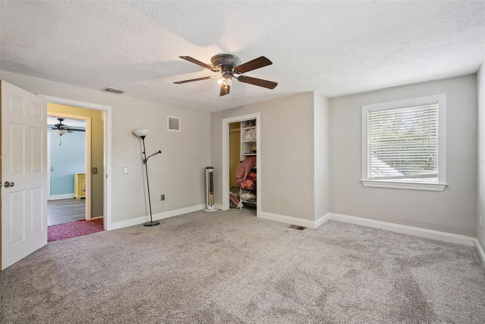 1048 N GRANDVIEW ST, MOUNT DORA, FL, 32757