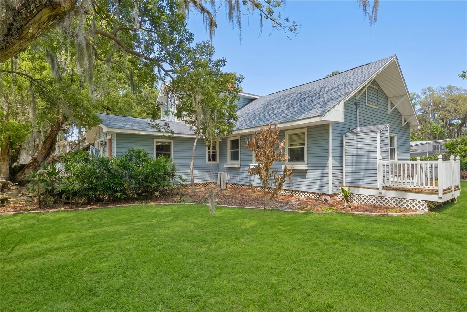 1048 N GRANDVIEW ST, MOUNT DORA, FL, 32757