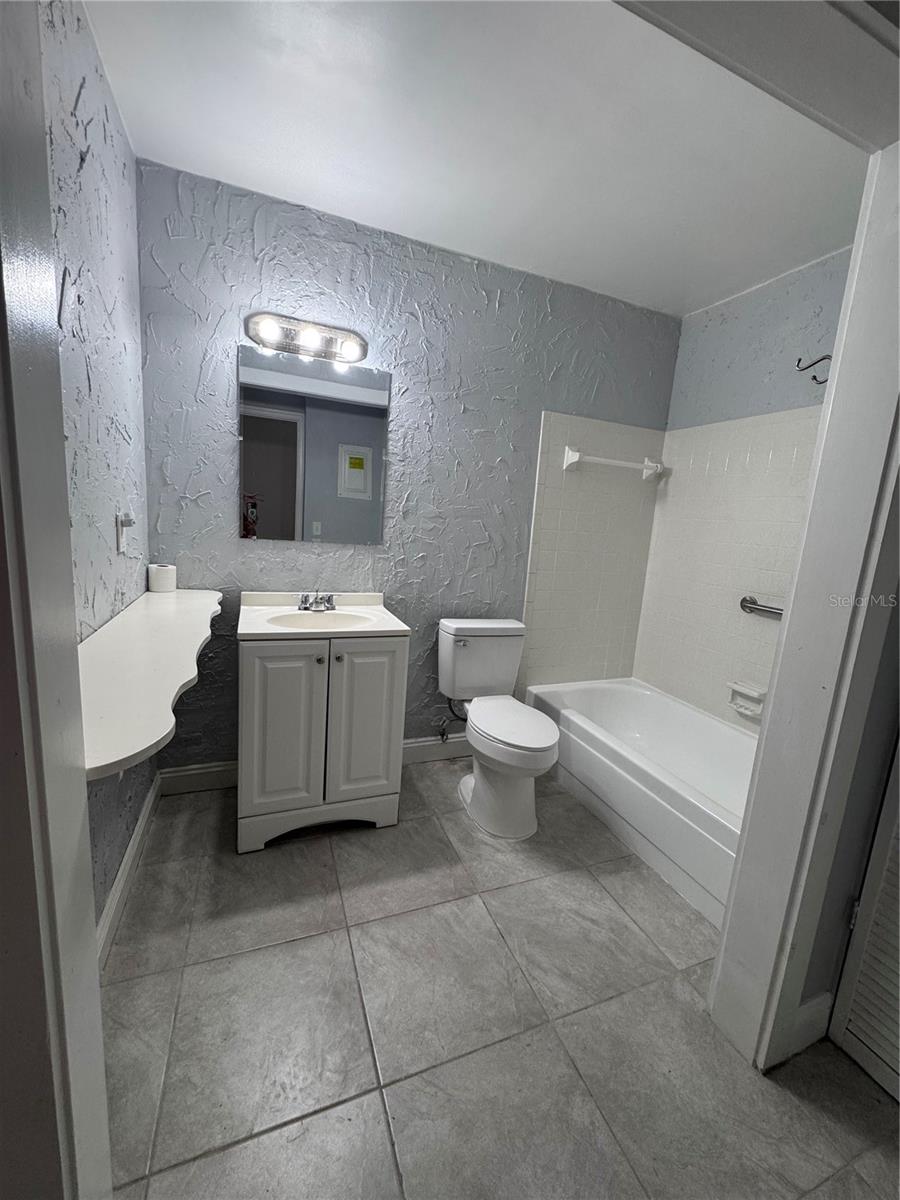 100 EL CAMINO DR #111, WINTER HAVEN, FL, 33884