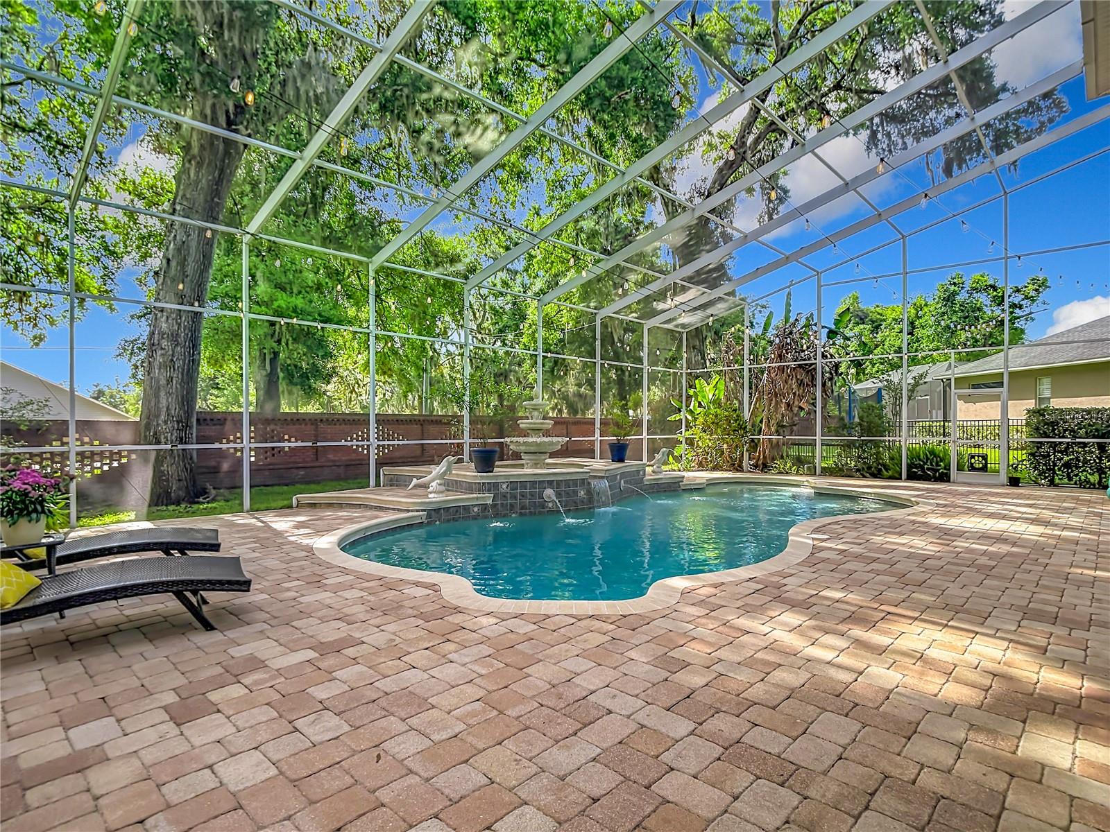 2425 VALRICO FOREST DR, VALRICO, FL, 33594