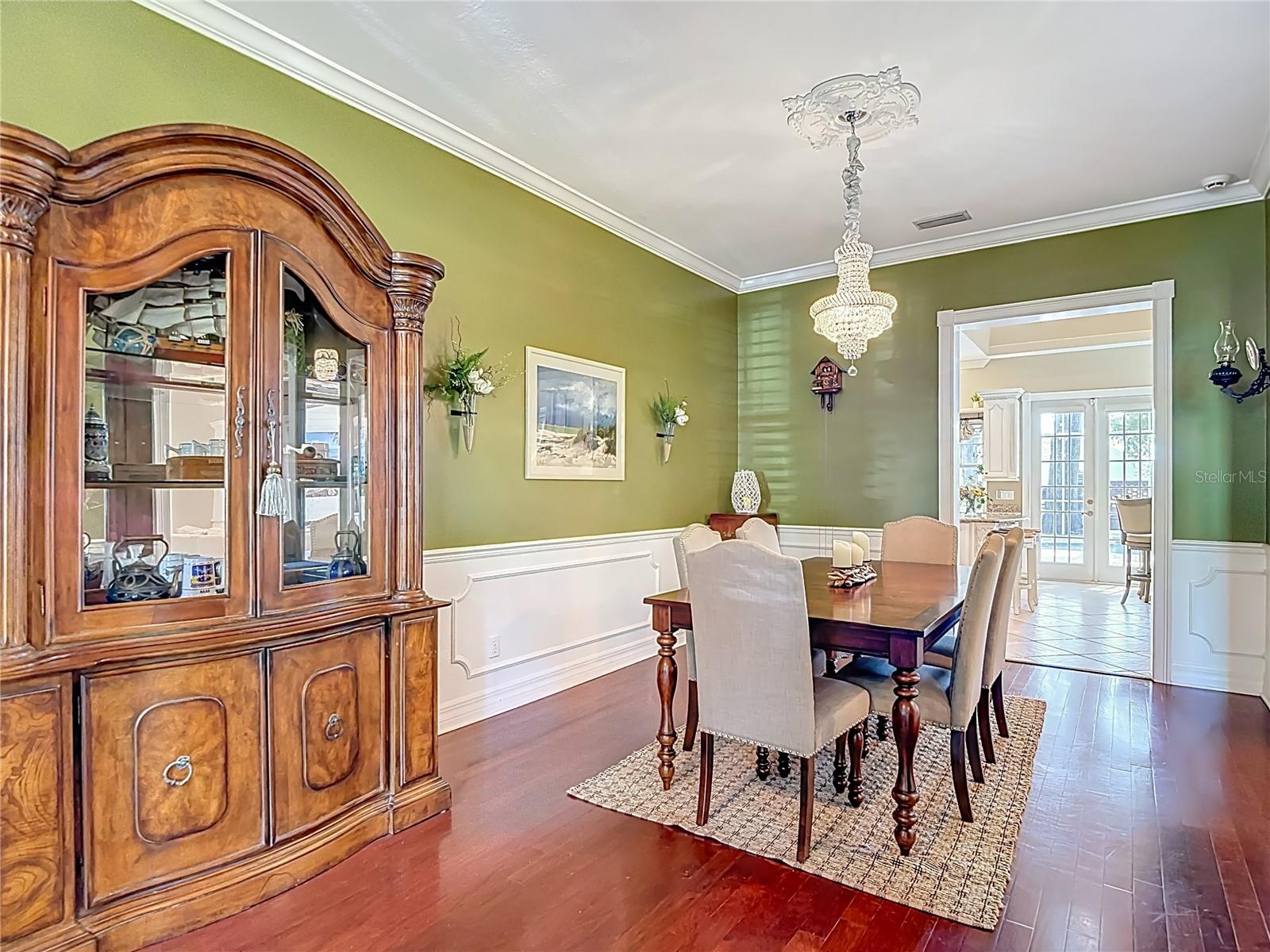 2425 VALRICO FOREST DR, VALRICO, FL, 33594