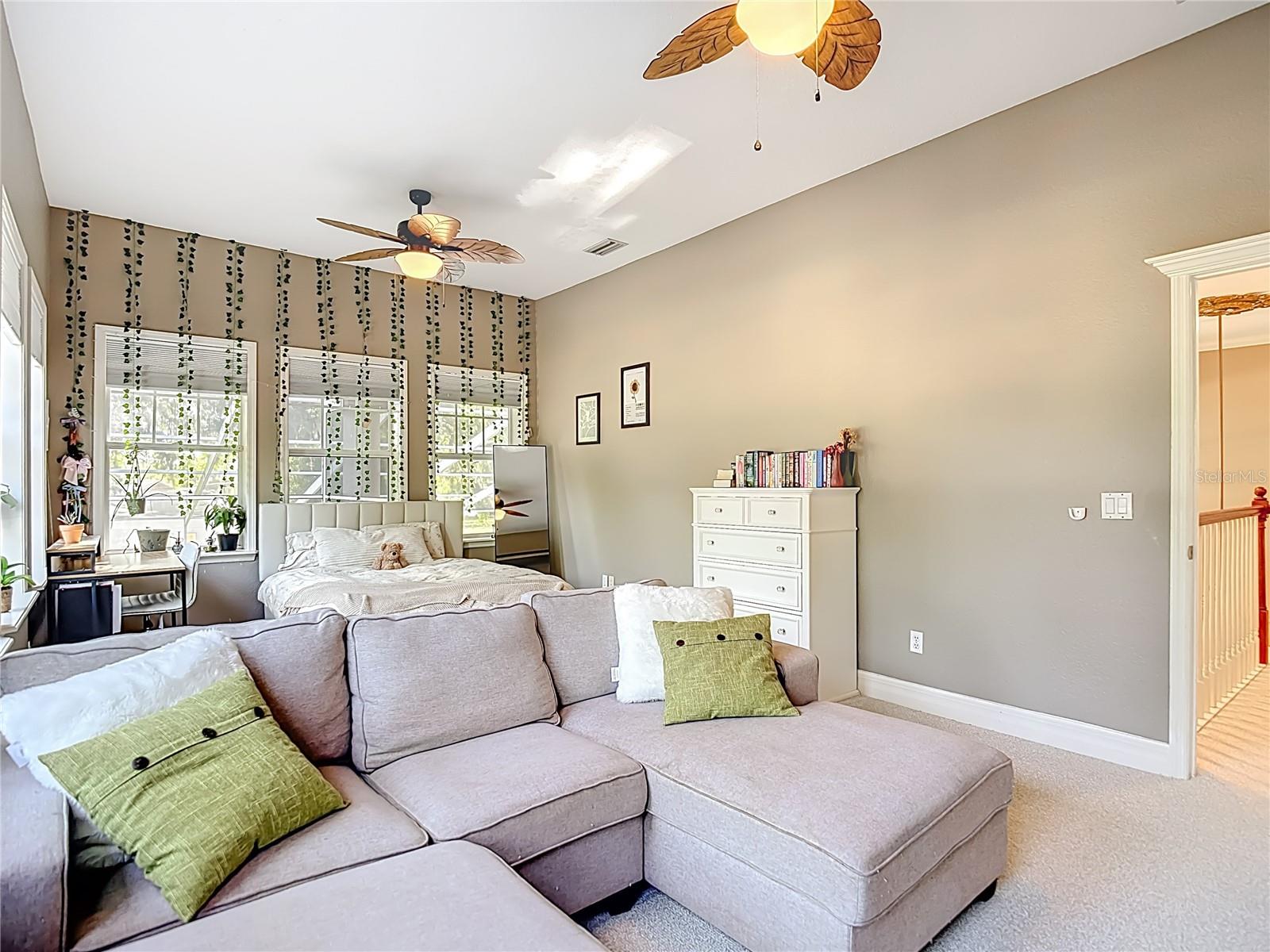 2425 VALRICO FOREST DR, VALRICO, FL, 33594