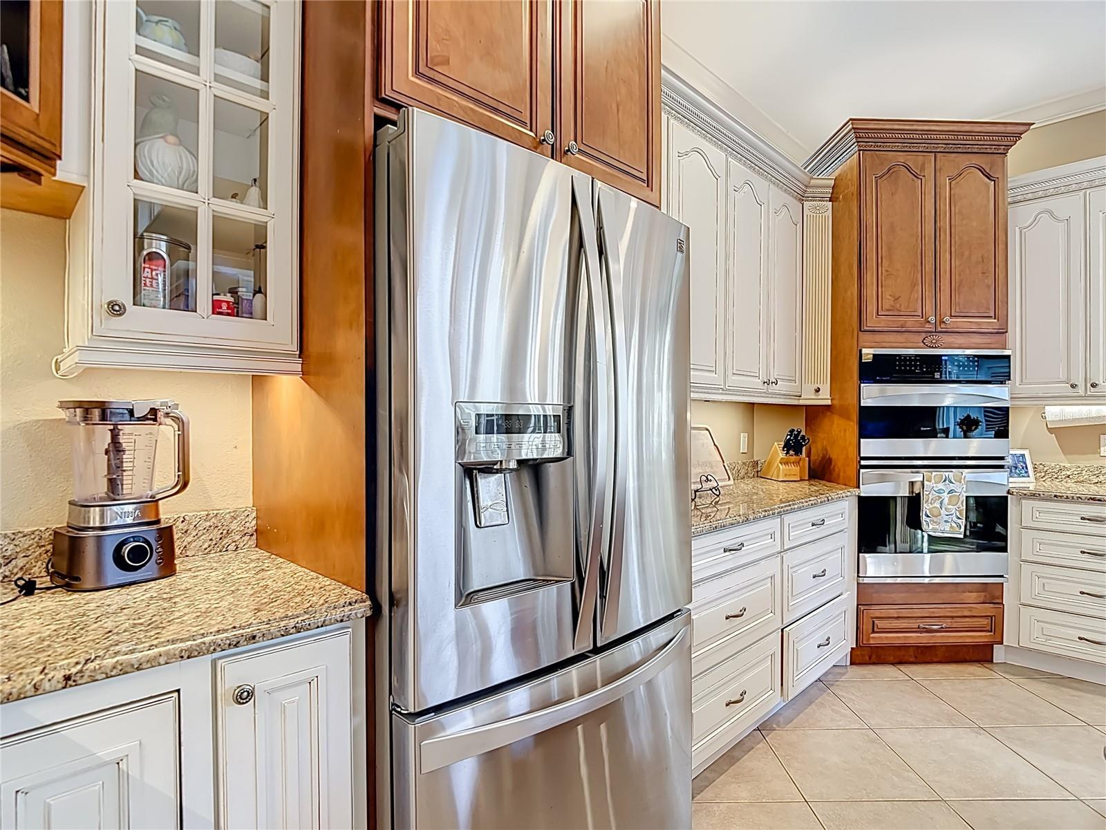 2425 VALRICO FOREST DR, VALRICO, FL, 33594