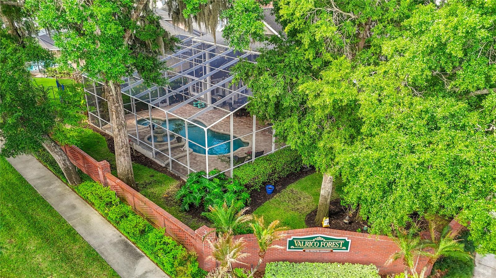 2425 VALRICO FOREST DR, VALRICO, FL, 33594