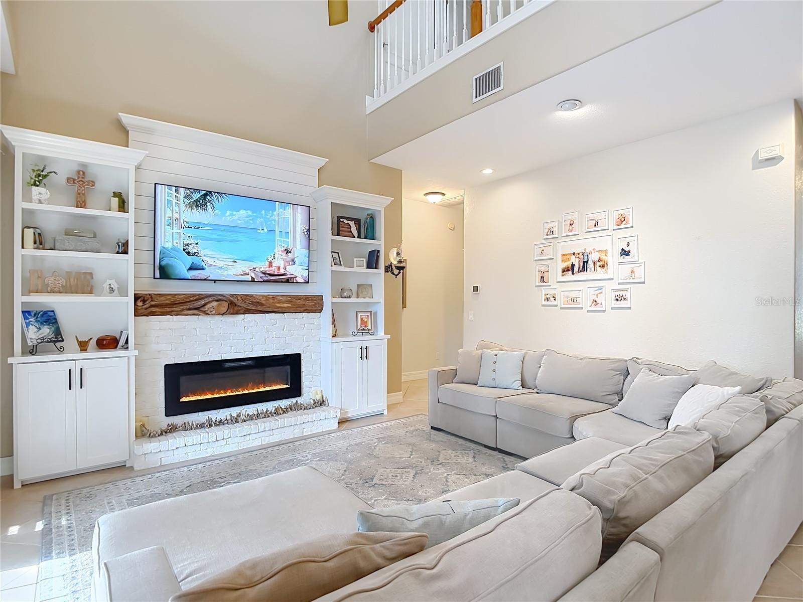 2425 VALRICO FOREST DR, VALRICO, FL, 33594