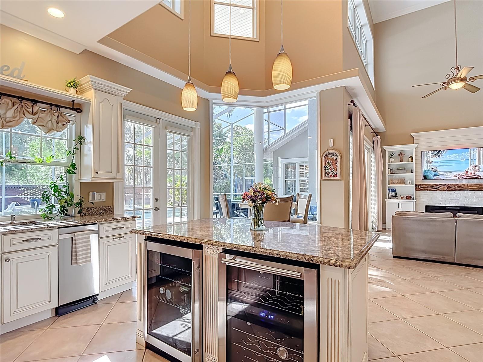 2425 VALRICO FOREST DR, VALRICO, FL, 33594