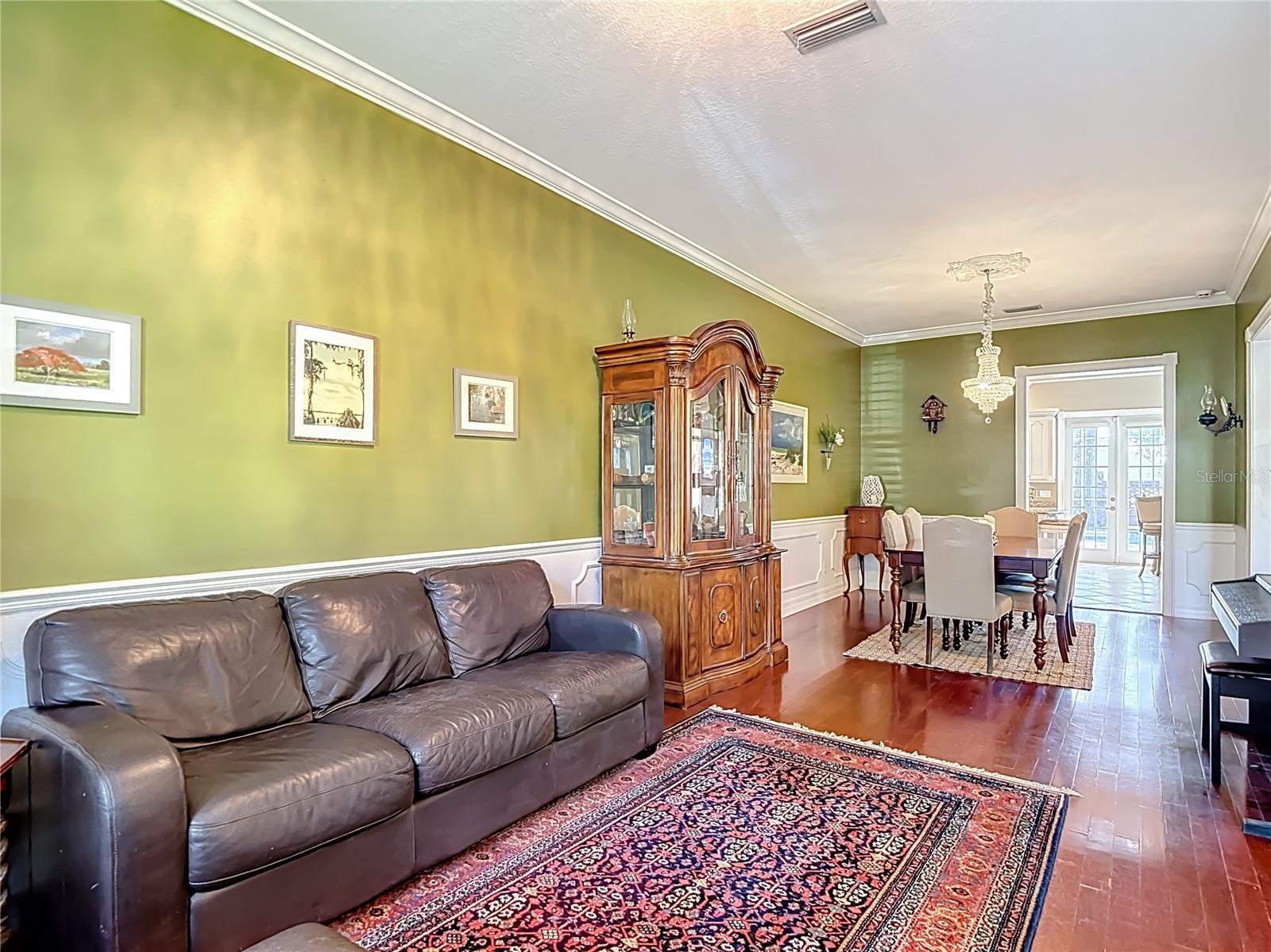 2425 VALRICO FOREST DR, VALRICO, FL, 33594