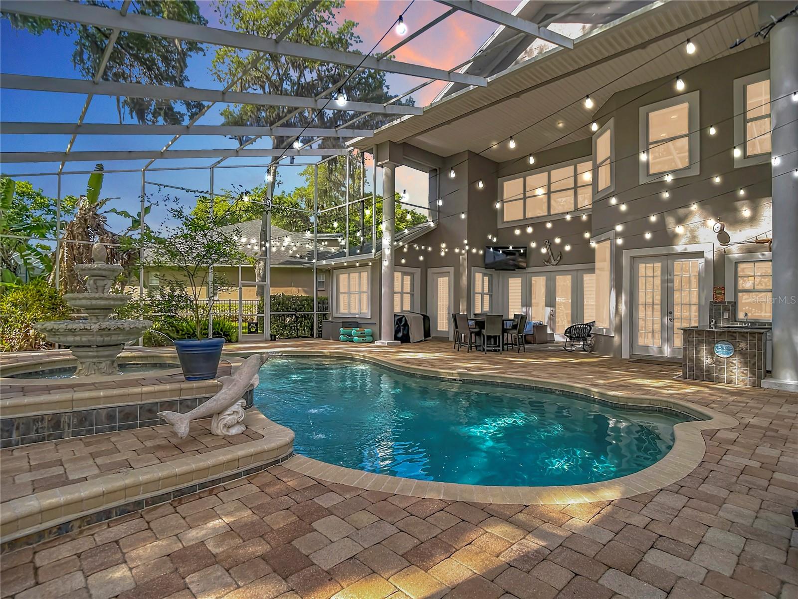 2425 VALRICO FOREST DR, VALRICO, FL, 33594