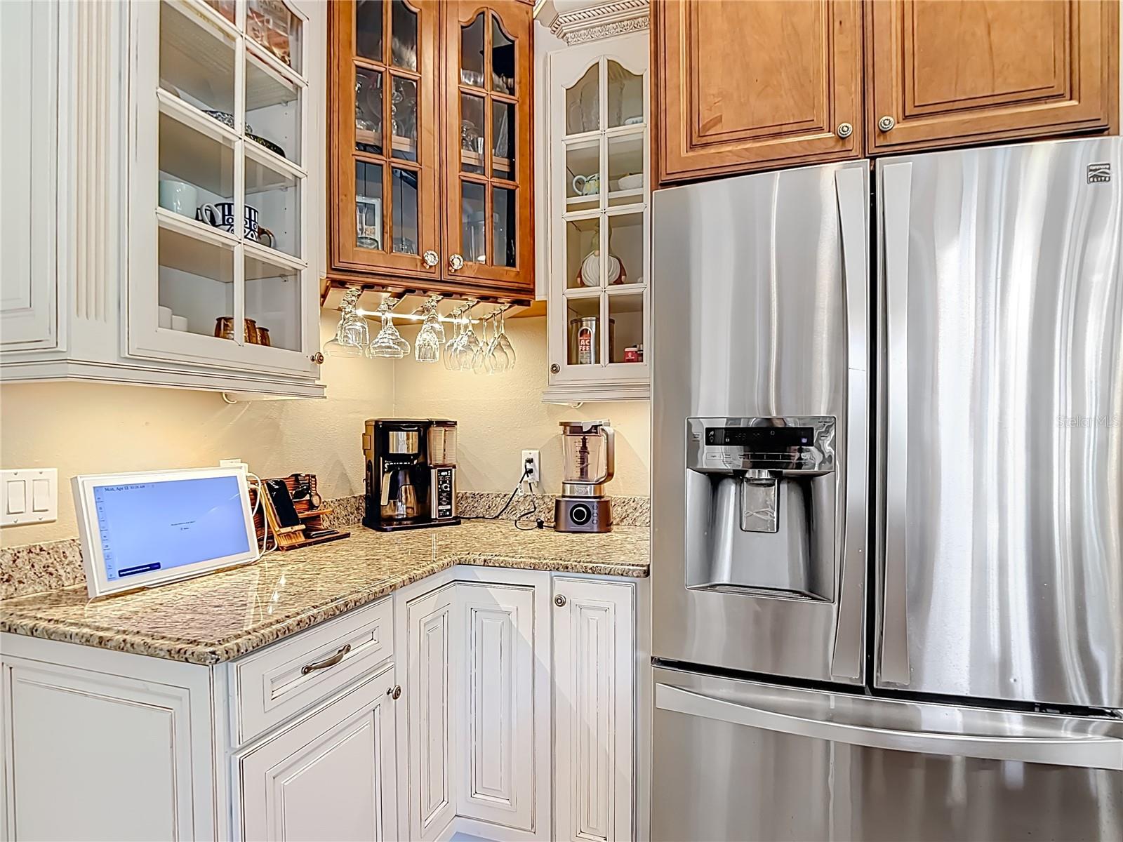 2425 VALRICO FOREST DR, VALRICO, FL, 33594