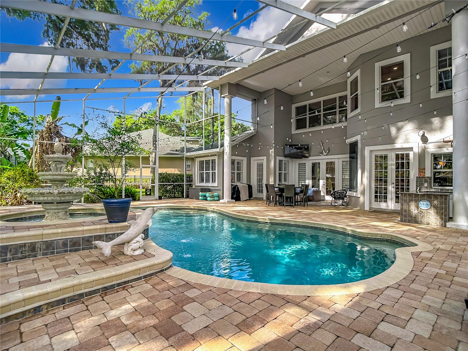 2425 VALRICO FOREST DR, VALRICO, FL, 33594