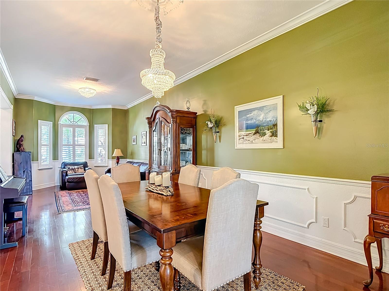 2425 VALRICO FOREST DR, VALRICO, FL, 33594