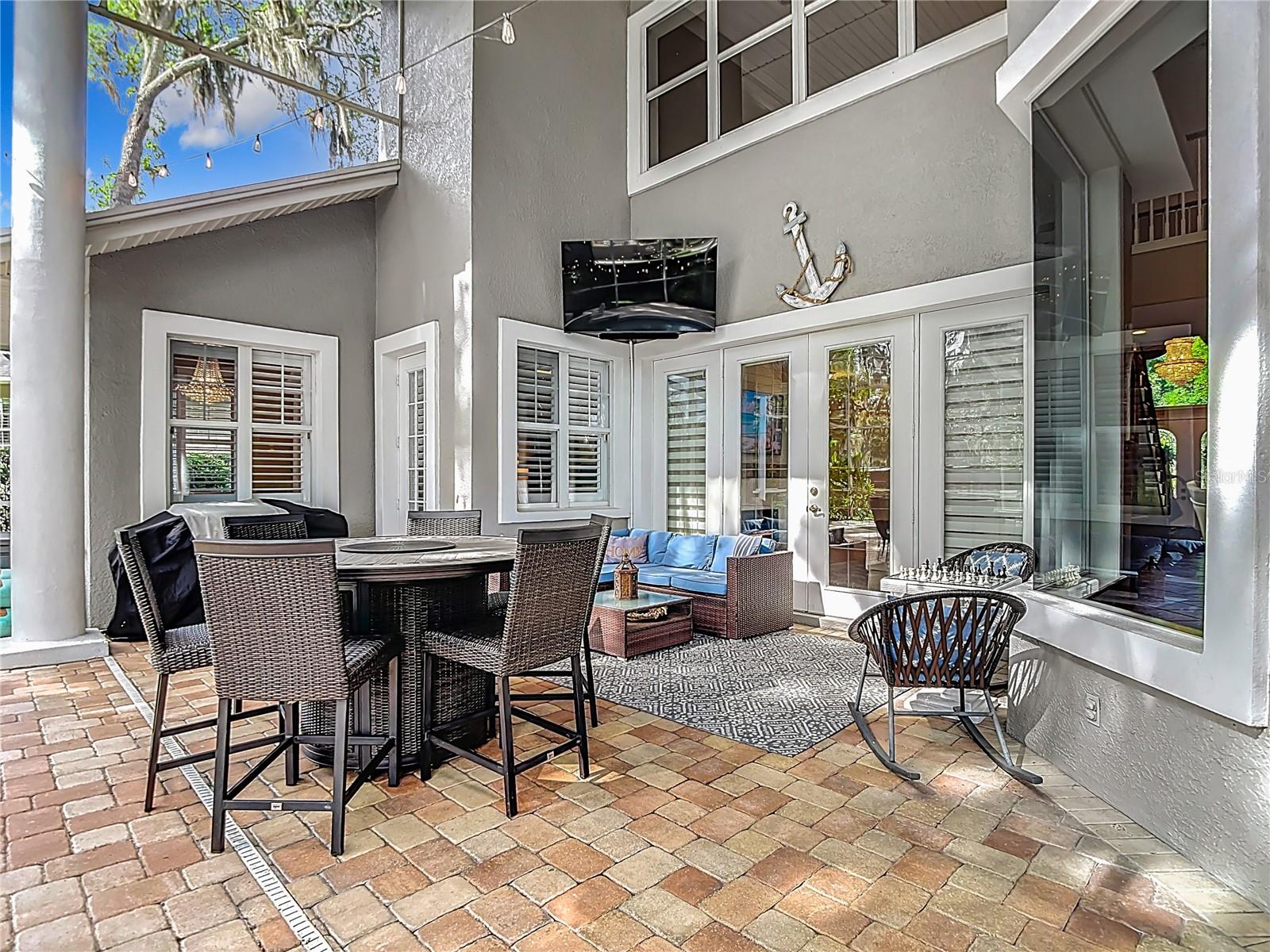 2425 VALRICO FOREST DR, VALRICO, FL, 33594