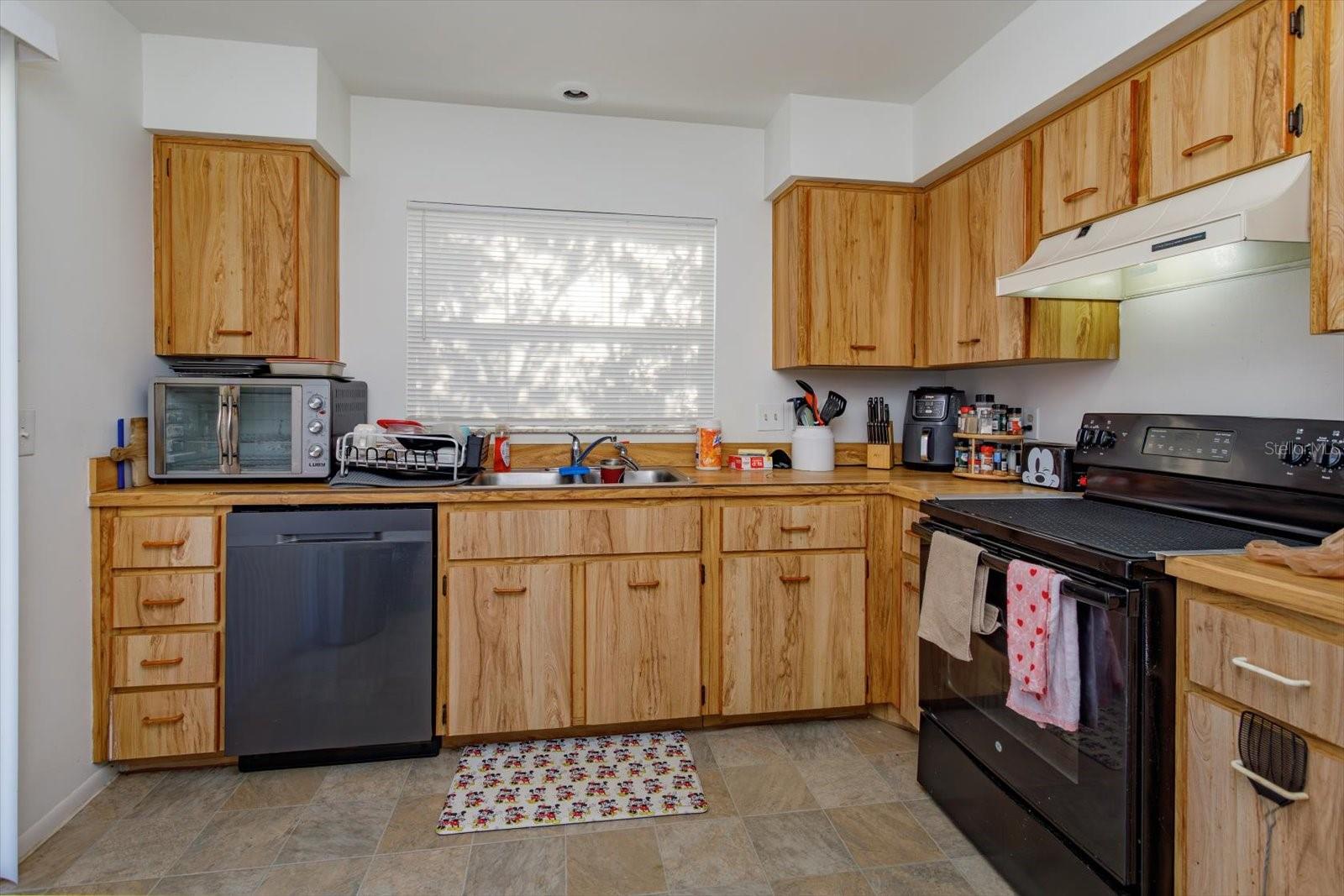 601 OAK MANOR CIR, ORLANDO, FL, 32825