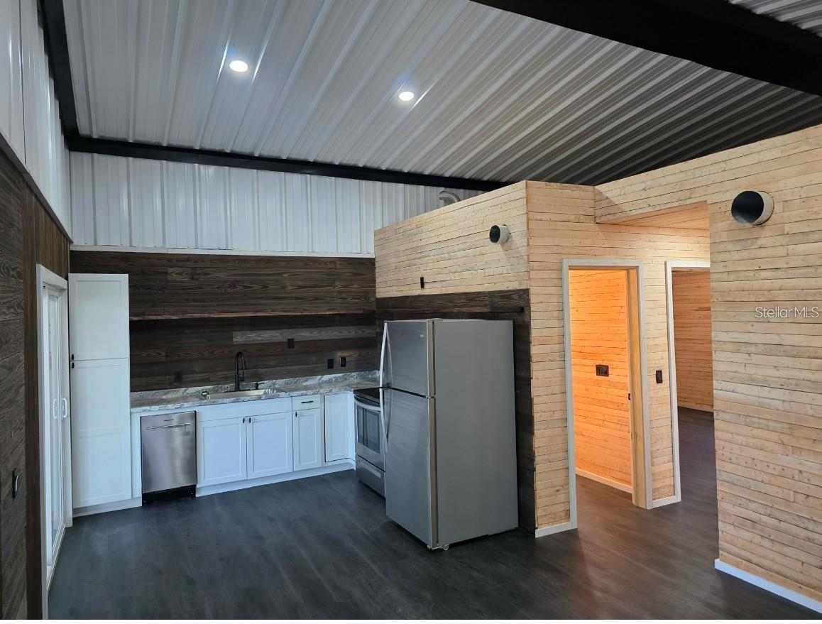 401 SW KEMP CT #Suite B, LAKE CITY, FL, 32024