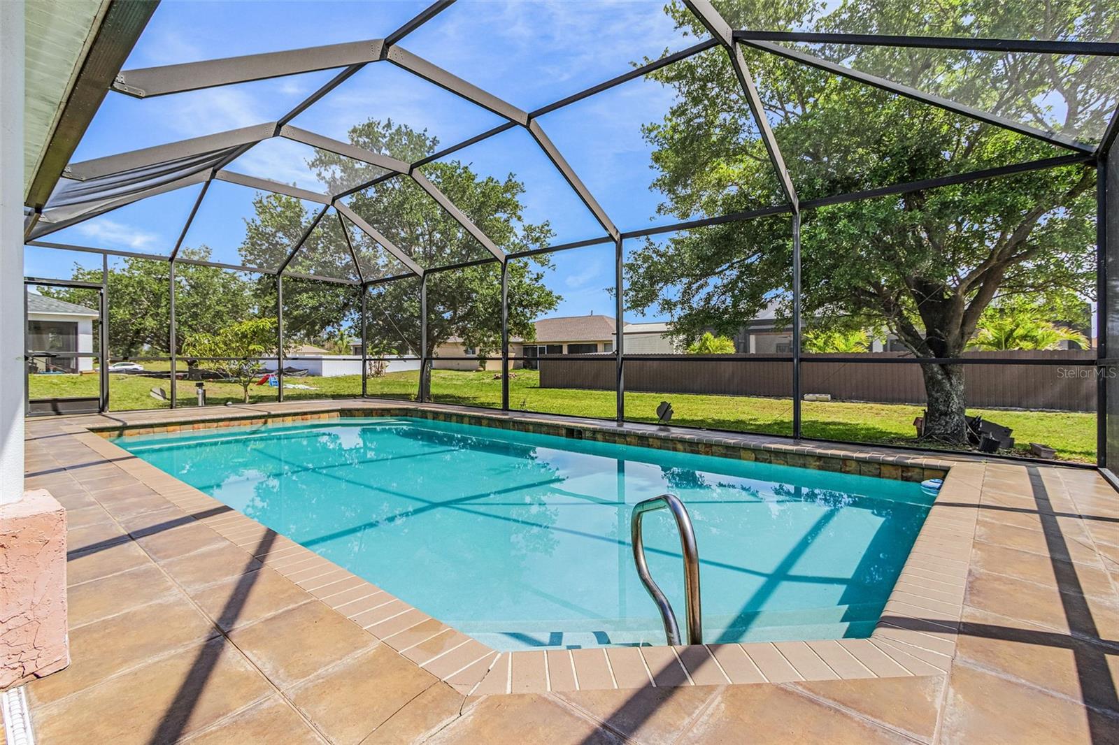 2442 EMBERS PKWY W, CAPE CORAL, FL, 33993