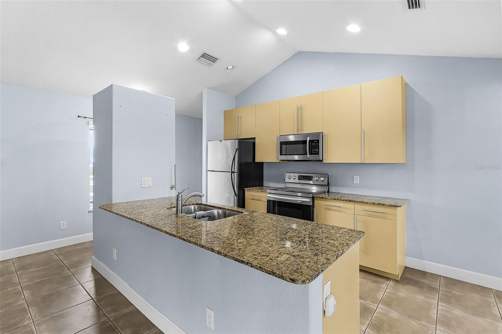 2442 EMBERS PKWY W, CAPE CORAL, FL, 33993