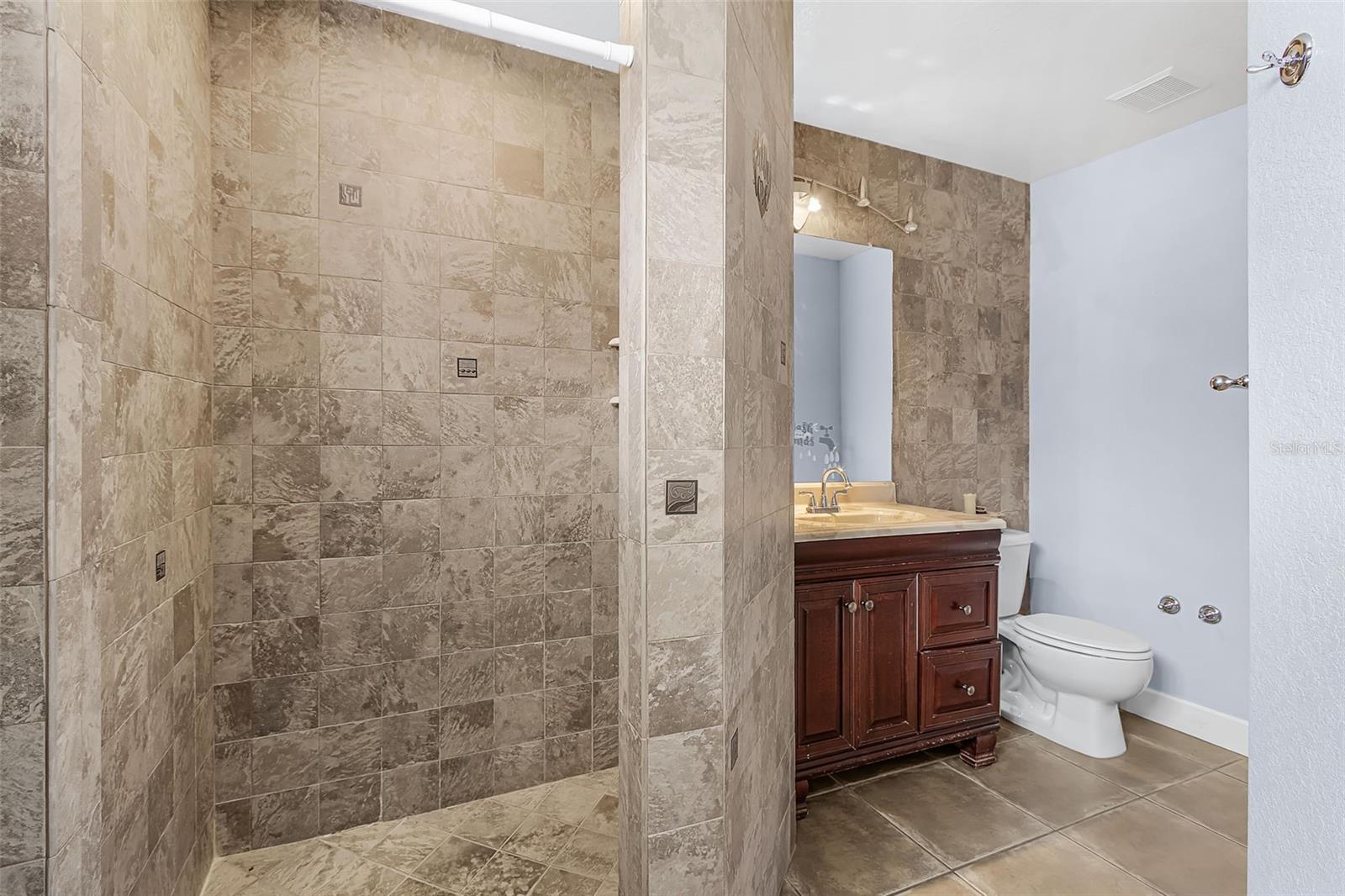 2442 EMBERS PKWY W, CAPE CORAL, FL, 33993