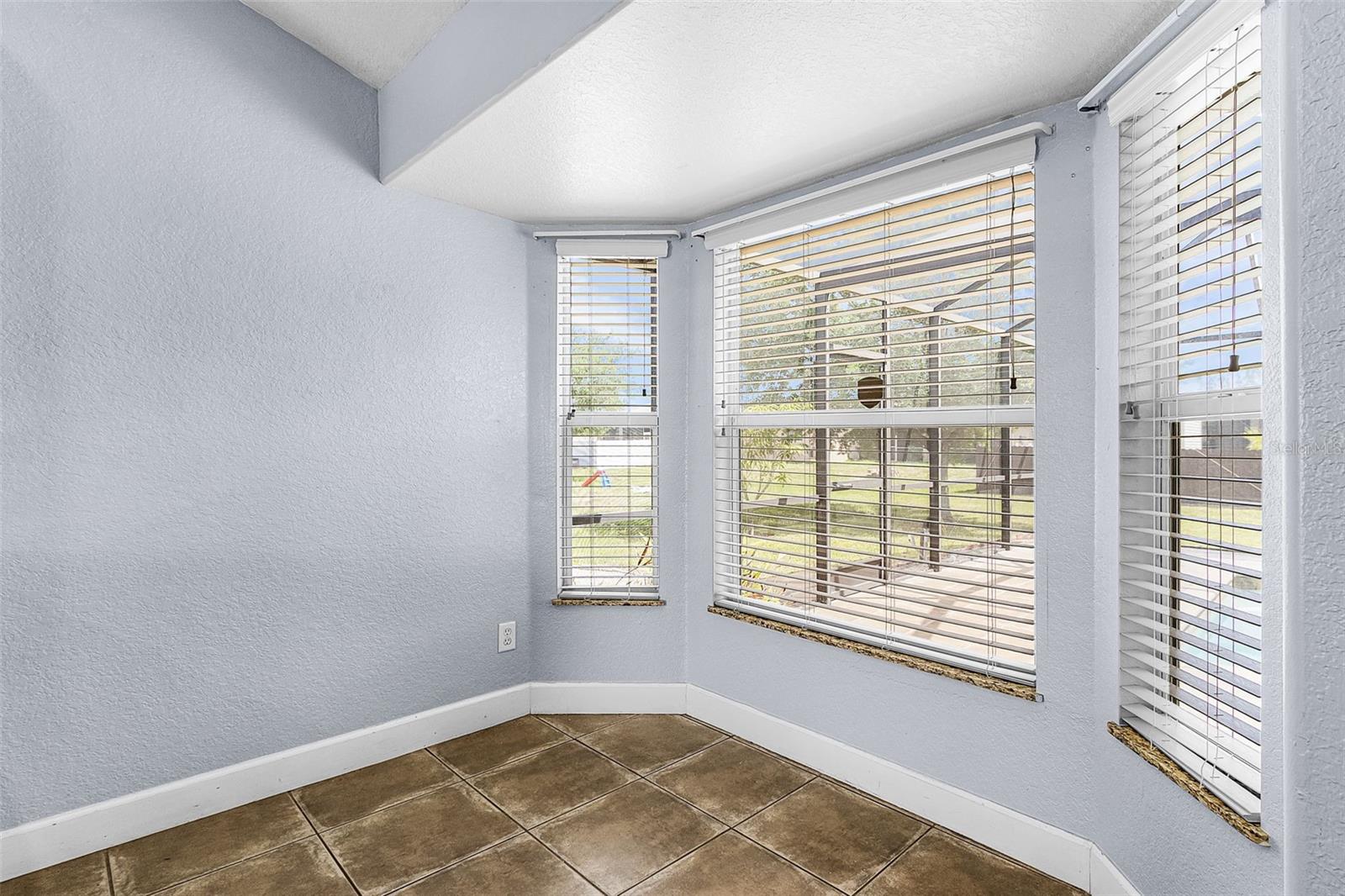 2442 EMBERS PKWY W, CAPE CORAL, FL, 33993