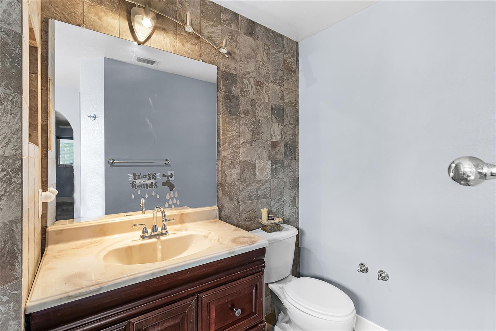 2442 EMBERS PKWY W, CAPE CORAL, FL, 33993