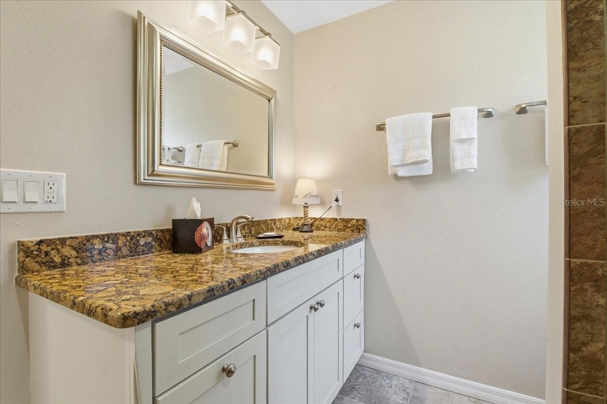 1231 BAYSHORE DR, ENGLEWOOD, FL, 34223