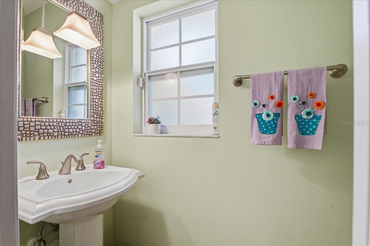 1231 BAYSHORE DR, ENGLEWOOD, FL, 34223