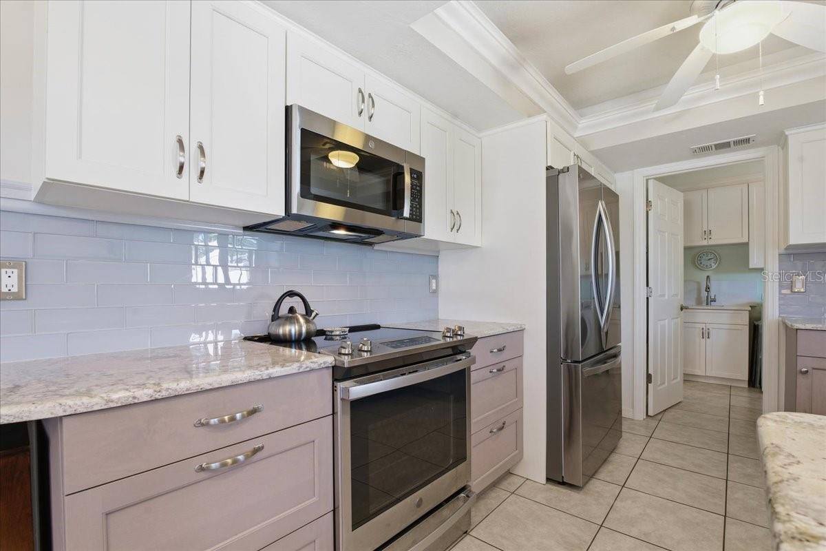 1231 BAYSHORE DR, ENGLEWOOD, FL, 34223