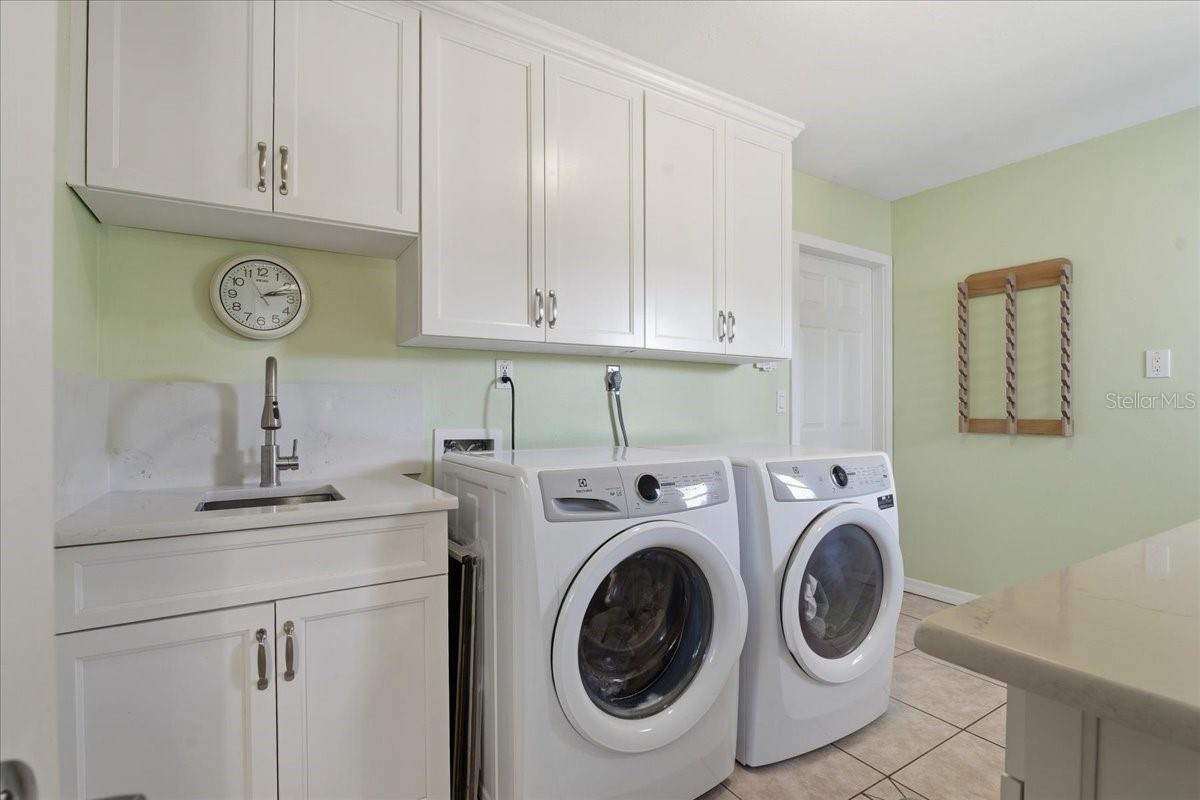 1231 BAYSHORE DR, ENGLEWOOD, FL, 34223