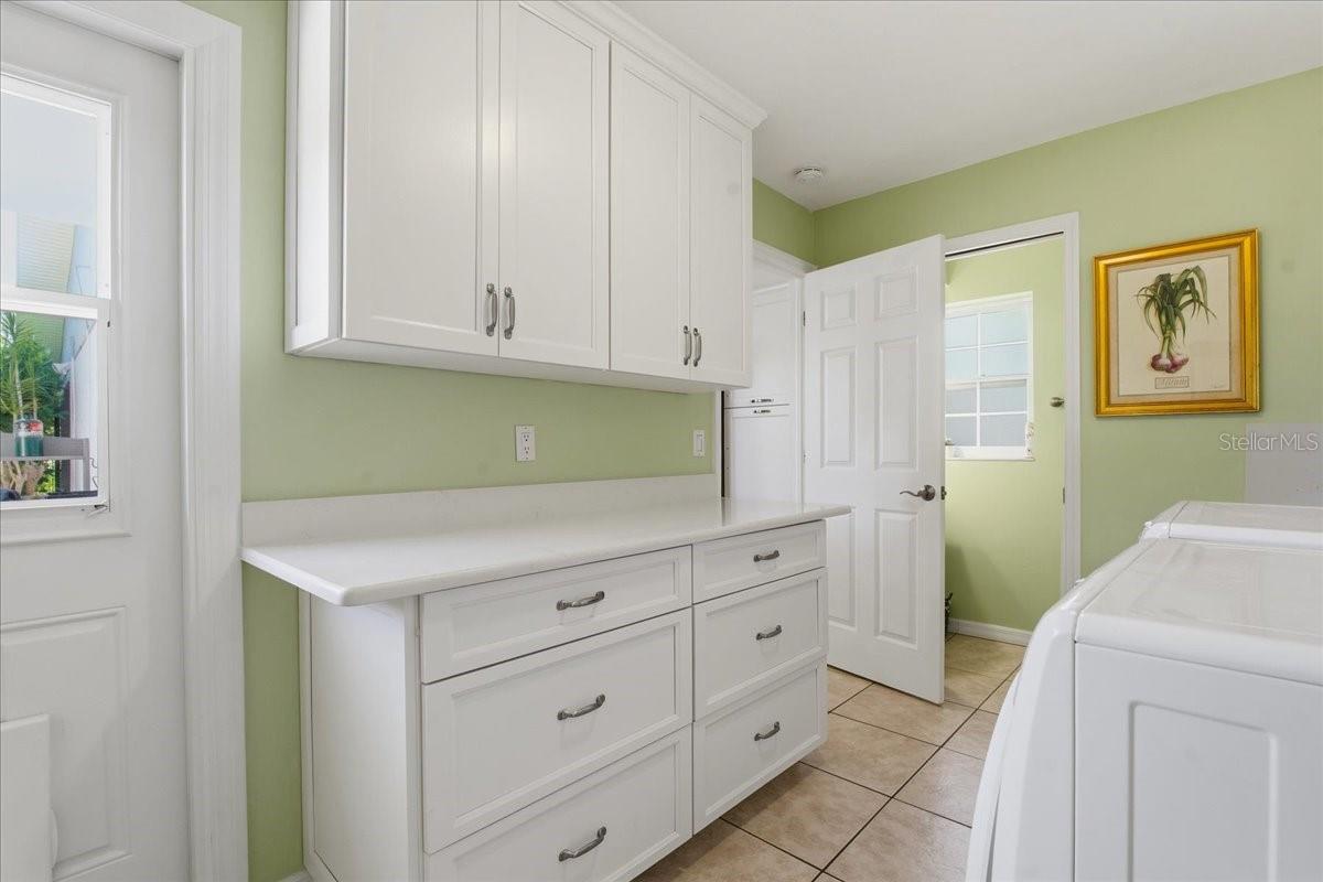 1231 BAYSHORE DR, ENGLEWOOD, FL, 34223