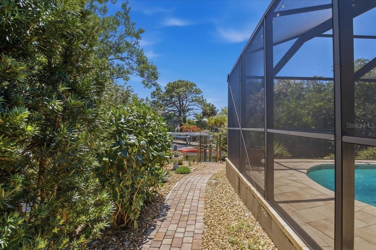 1231 BAYSHORE DR, ENGLEWOOD, FL, 34223