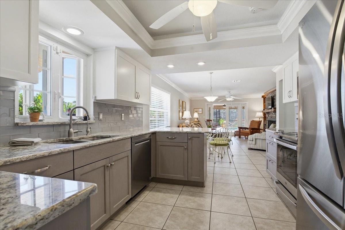 1231 BAYSHORE DR, ENGLEWOOD, FL, 34223